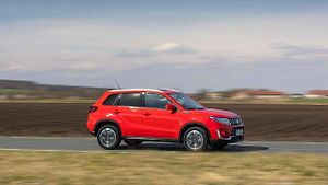Suzuki Vitara hybrid při první jízdě v českém prostředí