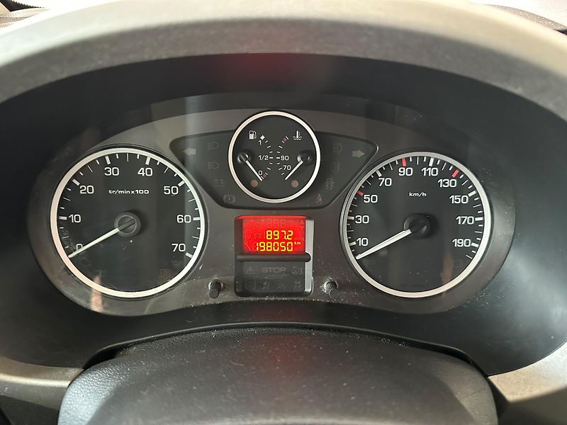Peugeot Partner Tepee 1.6HDi, ČR - fotka 10 z 13