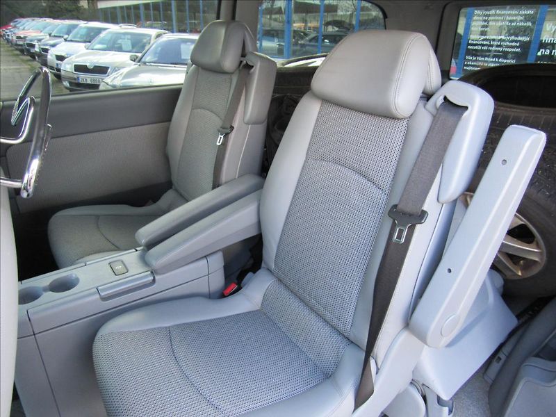 Mercedes-Benz Viano 3,0 CDi V6 150kW - fotka 10 z 30