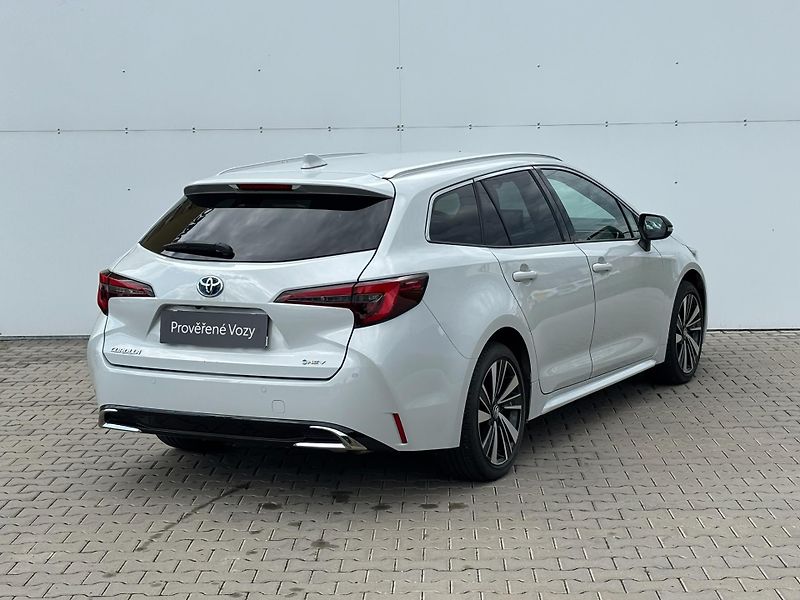 Toyota Corolla 1.8 HSD e-CVT Style Tech - fotka 2 z 28