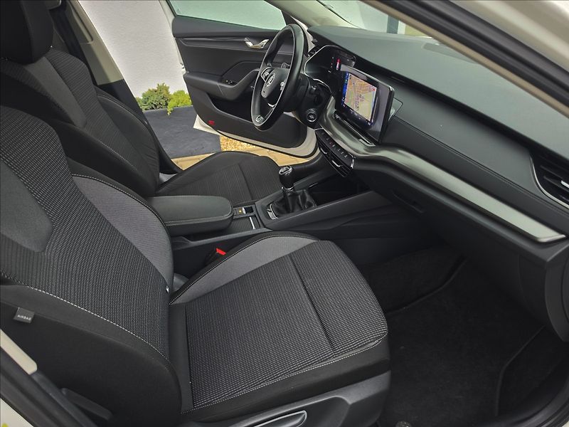 Škoda Octavia 1,0 1,0TSi 81KW Ambition DPH - fotka 33 z 42
