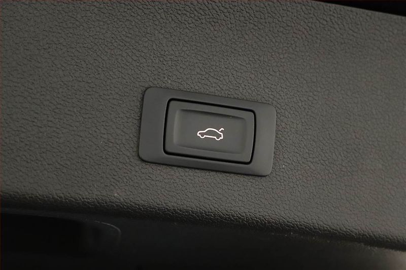Audi A4 (2014) S-Line 2.0 TDI, 4X4, Automat - fotka 21 z 21