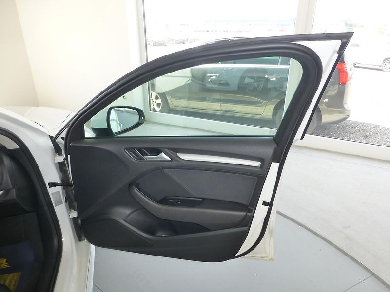 Audi A3 (2013) 2,0TDI-110KW**NAVIGACE**PARK.S - fotka 15 z 24