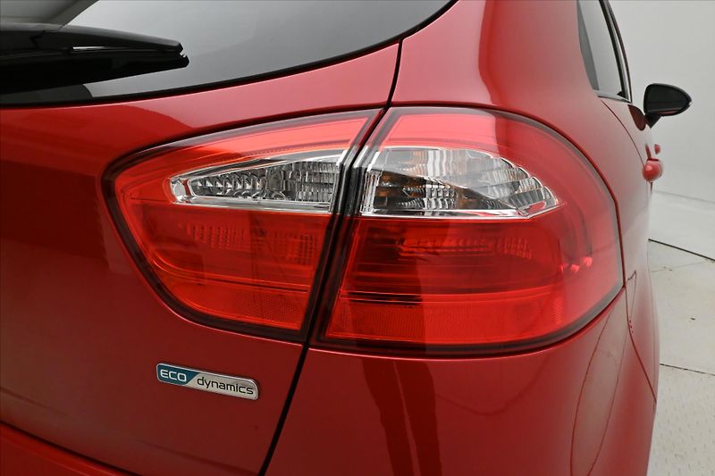 Kia Rio 1,4 CVVT 80kW KLIMA Manuál Zár - fotka 28 z 29