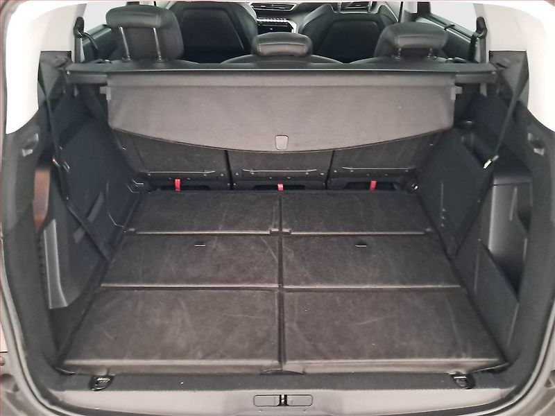 Peugeot 5008 (2019) 1.5 BlueHDi, Automat, 7 míst - fotka 14 z 20