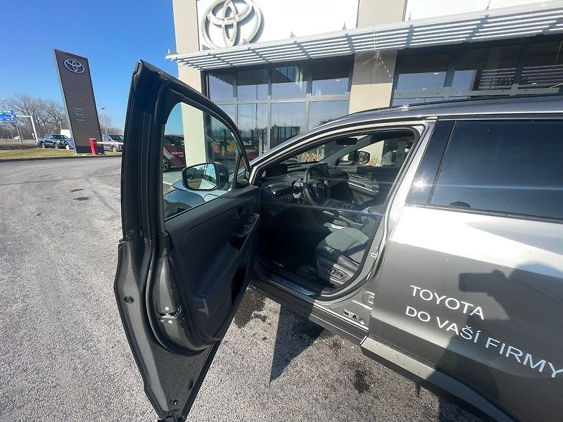 Toyota bZ4X EV FWD 73.1 kWH Style - fotka 14 z 30