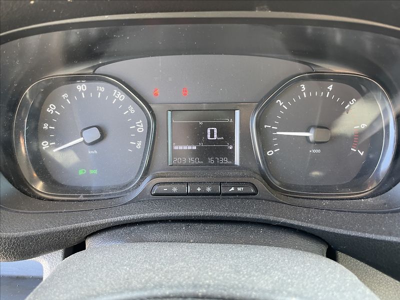 Citroën SpaceTourer 2,0 HDi 110kw 9míst CZauto DPH - fotka 15 z 33