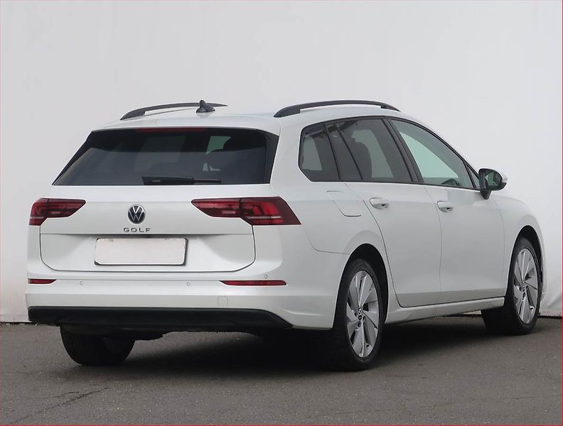 Volkswagen Golf (2025) 1.5 TSI, Full Led,Kamera - fotka 5 z 23