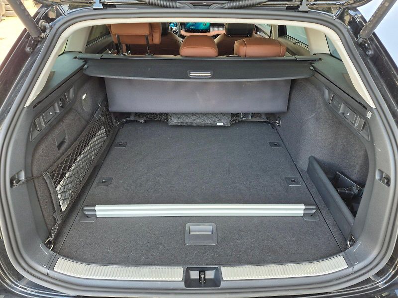 Škoda Superb (2025) Laurin & Klement 2.0 TDI 142kW - fotka 33 z 35