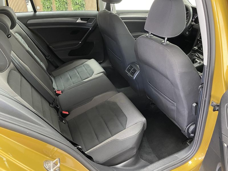 Volkswagen Golf 1.4 TSi ČR LED SERVISKA  - fotka 16 z 27