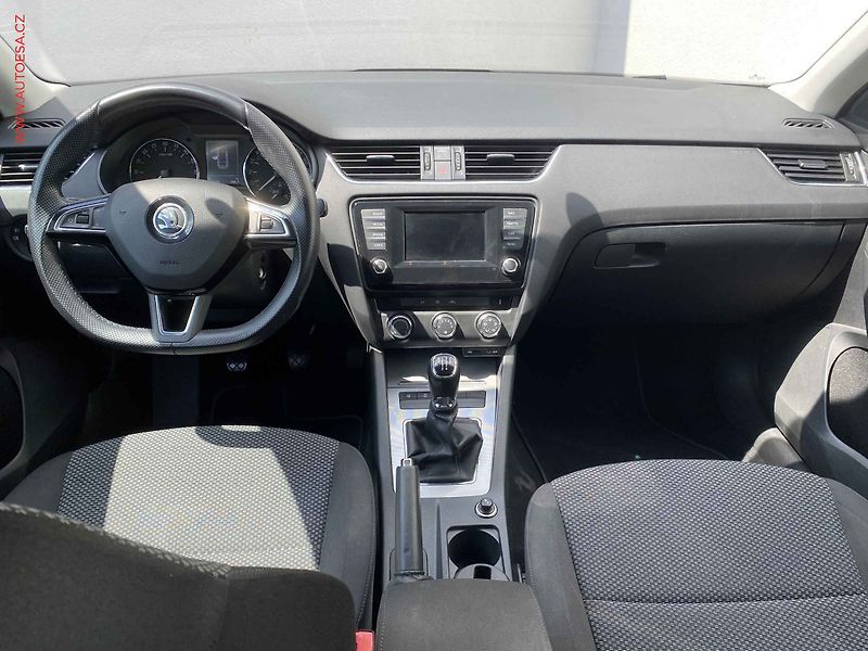 Škoda Octavia (2014) 1.6 TDi, Ambition, navi - fotka 8 z 18