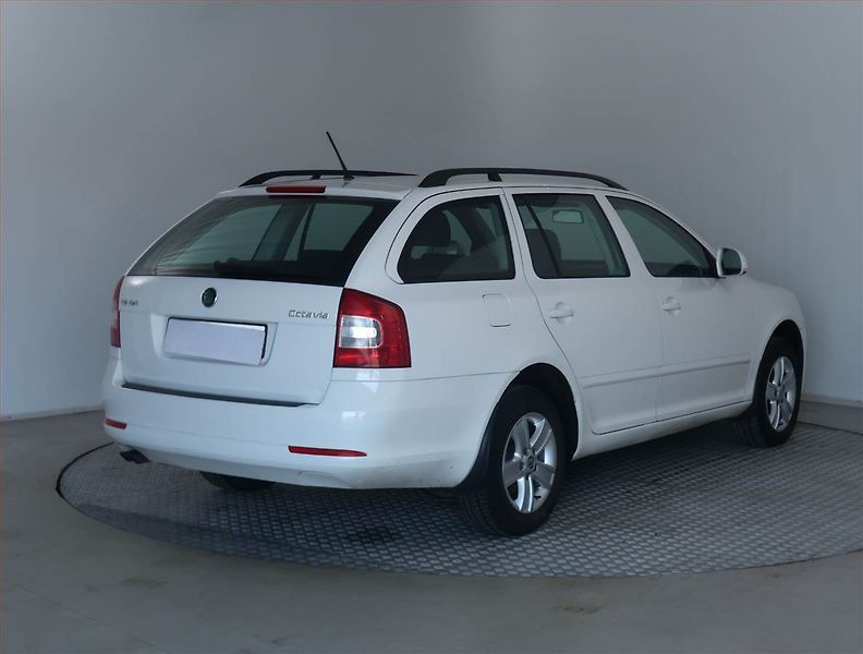 Škoda Octavia (2012) Ambition 1.6 TDI 4x4, 4X4 - fotka 5 z 15