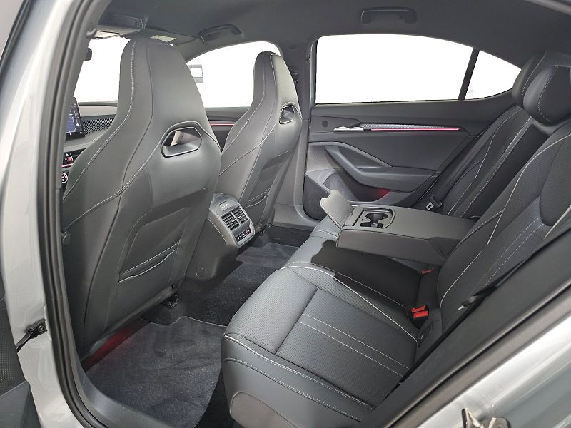 Škoda Superb (2025) 1.5PHEV 205k SPORTLINE - fotka 7 z 34