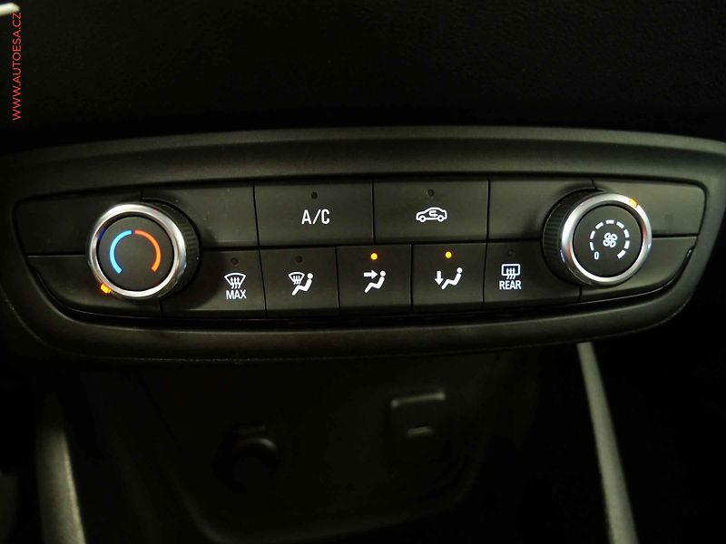 Opel Crossland (2021) 1.2T, 2.maj,ČR, Edition, LED - fotka 18 z 19