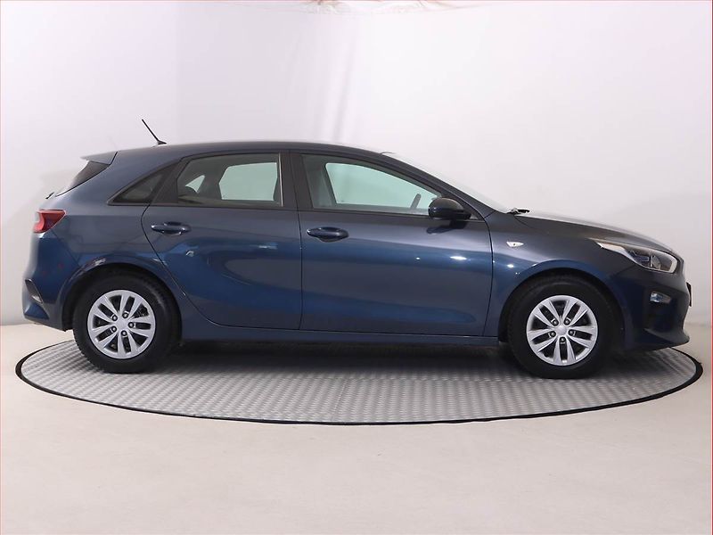 Kia Ceed (2019) 1.6 CRDi, Serv.kniha, Tempomat - fotka 6 z 17