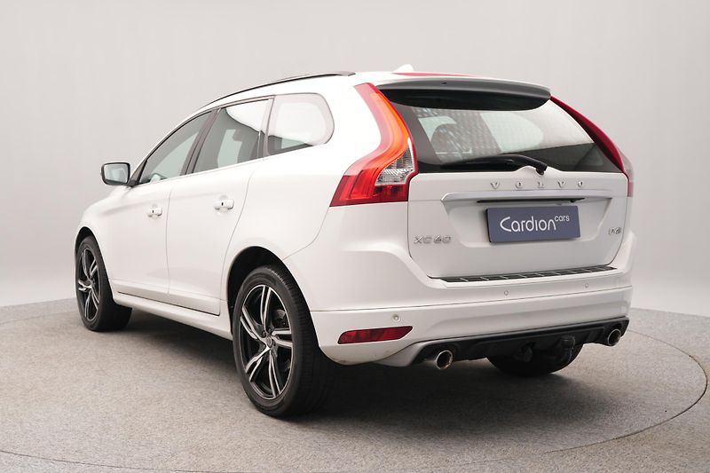 Volvo XC60 D4 R-DESIGN AUT - fotka 8 z 46