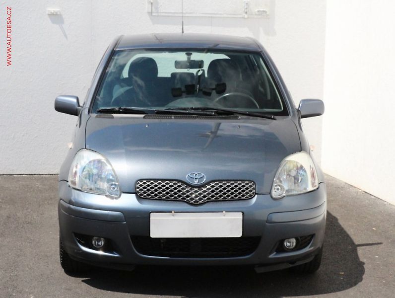 Toyota Yaris (2004) 1.0 VVTi - fotka 2 z 3