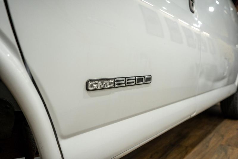 GMC Savana 4.8 V8 Vortec 208 kW - fotka 28 z 32
