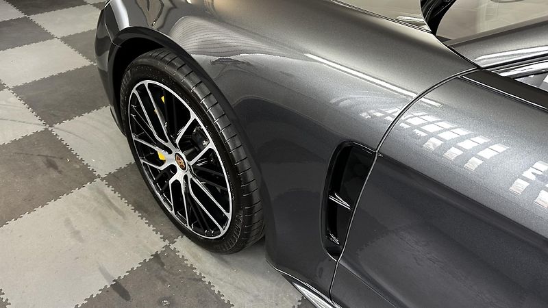 Porsche Panamera TURBO S / ZÁRUKA / TOP STAV - fotka 13 z 50