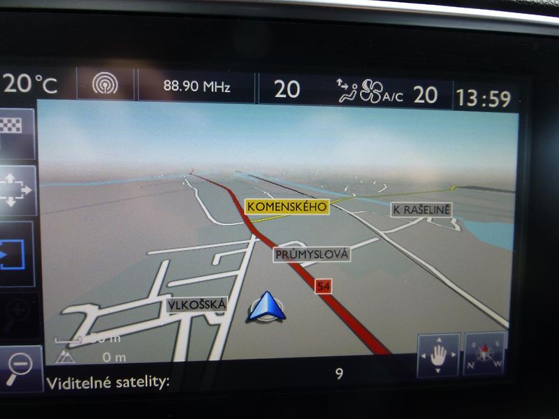 Peugeot 308 (2016) 1,6HDI*NAVIGACE.*PARKS**NEW - fotka 12 z 26