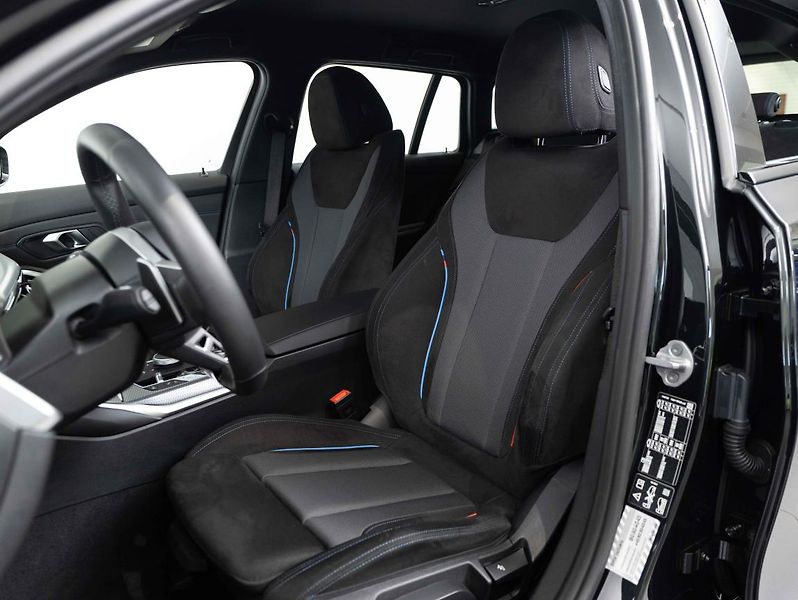 BMW Řada 3 330i xDrive Touring - fotka 17 z 20