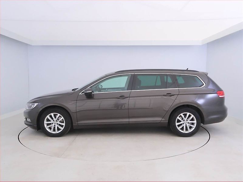 Volkswagen Passat (2015) Comfortline 1.6 TDI, Navi - fotka 3 z 16