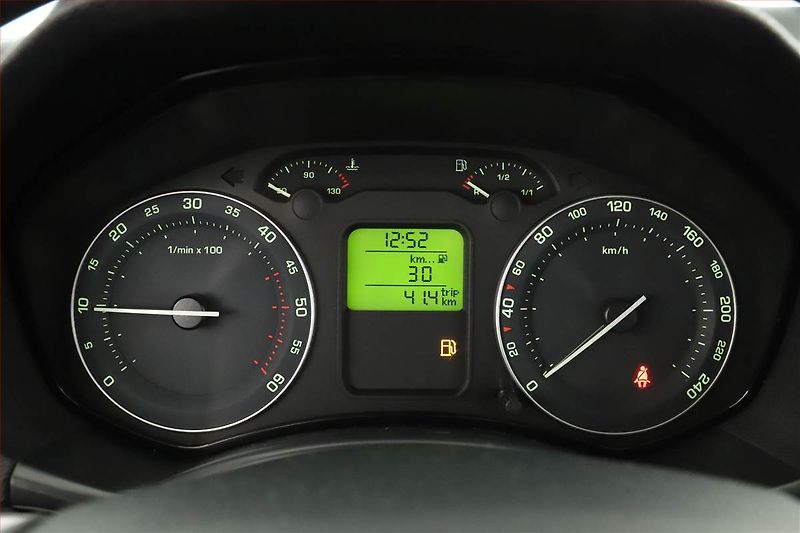 Škoda Octavia (2008) 1.9 TDI, po STK, zamluveno - fotka 8 z 11