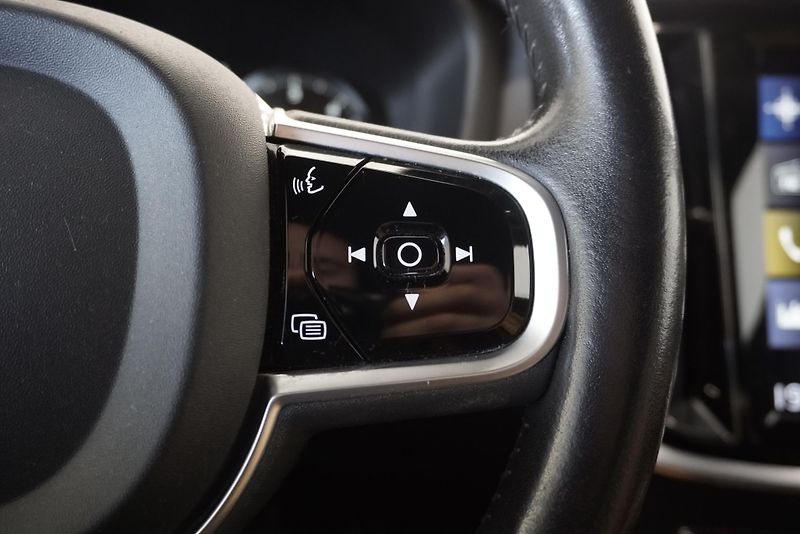 Volvo V60 (2019) CROSS COUNTRY 2,0 D4 AWD AUT. - fotka 22 z 33