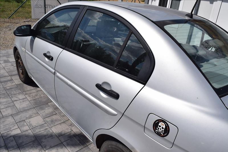 Hyundai Accent 1,4 i 71KW NOVÁ STK KLIMA - fotka 11 z 39