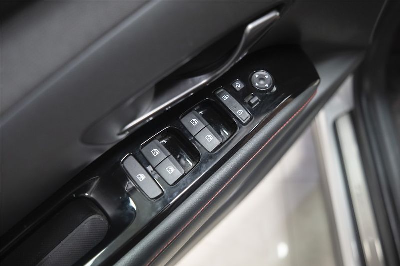 Hyundai Tucson 1,6 T-GDI N-LINE NAVI KAMERA - fotka 20 z 47