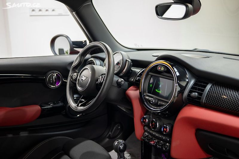 Mini Cooper S 2.0 141 kW - fotka 13 z 36