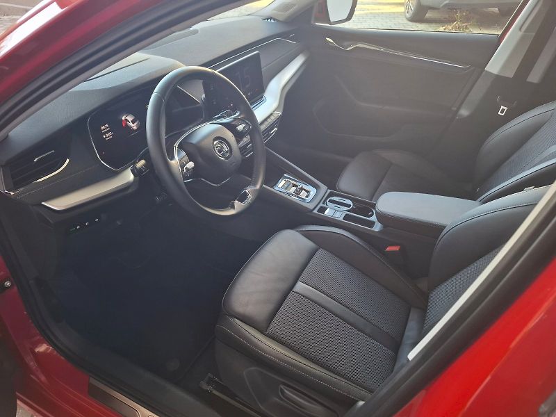Škoda Octavia (2024) STYLE PLUS TD 110/2.0 A7F - fotka 10 z 37