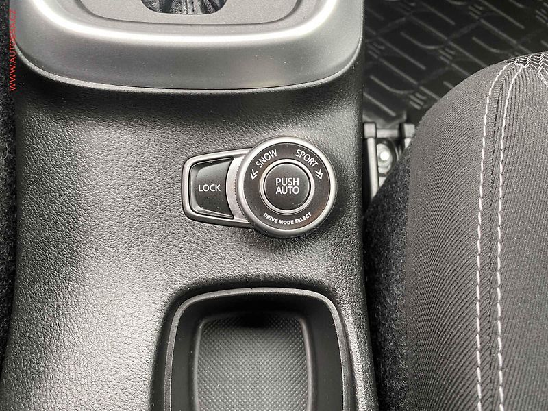 Suzuki SX4 (2015) 1.6i 4x4, AT, xenon, park - fotka 17 z 17