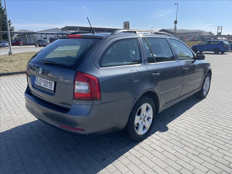 Škoda Octavia 2,0 TDi 103kw CFH Euro5 - fotka 4 z 32