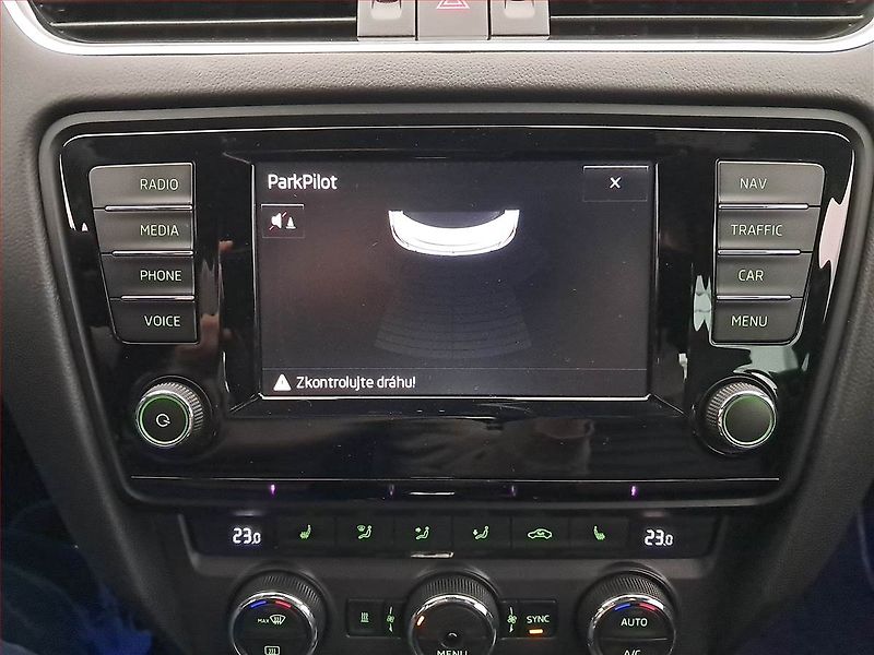 Škoda Octavia (2016) RS 2.0 TSI, Automat - fotka 20 z 23