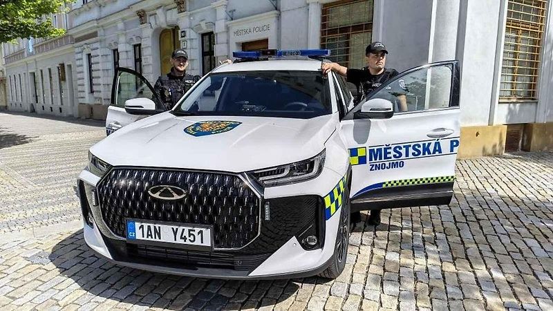 Nová auta značky Chery Taigo převzala Městská policie Znojmo na konci dubna.
