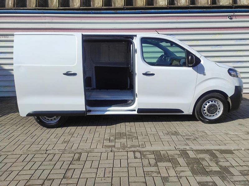Opel Vivaro 1,5CDTi L1H1, 88kW, ČR - fotka 7 z 45