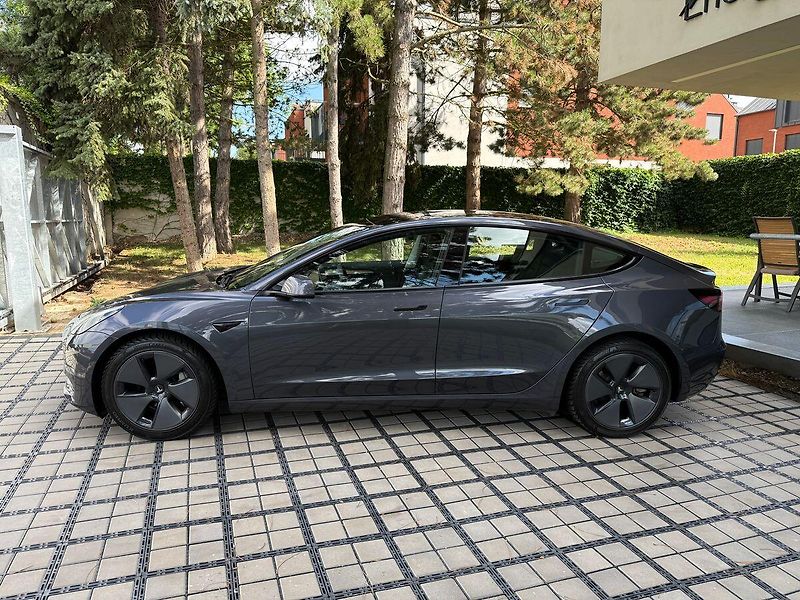 Tesla Model 3 Long Range AWD - fotka 3 z 41