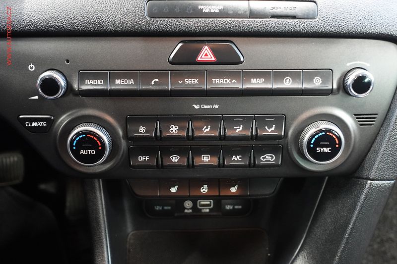 Kia Sportage (2017) 1.7CRDi, ČR, AT, navi, kamera - fotka 16 z 20