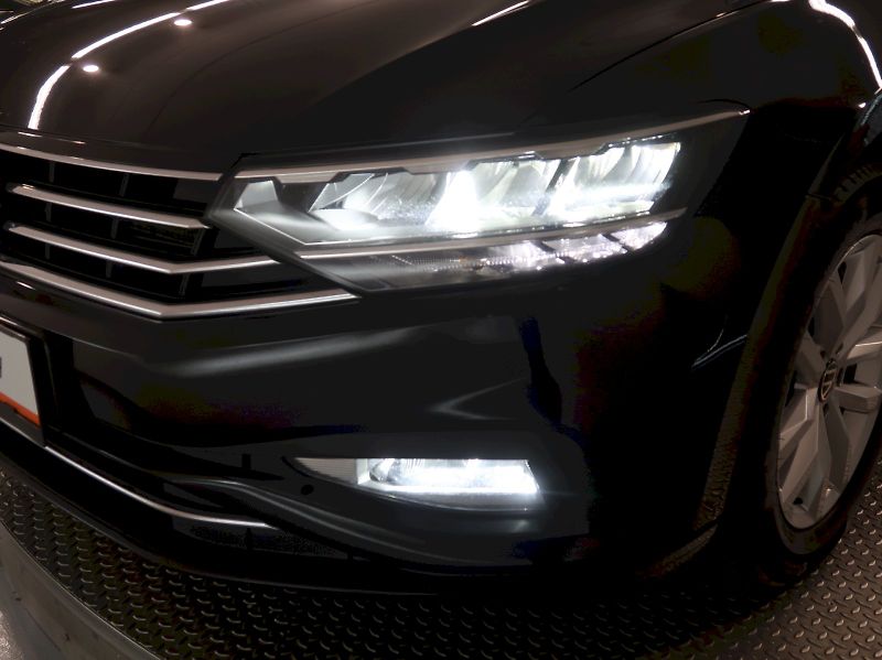 Volkswagen Passat (2022) BUSINESS PREMIUM 2.0TDI 110KW - fotka 10 z 38