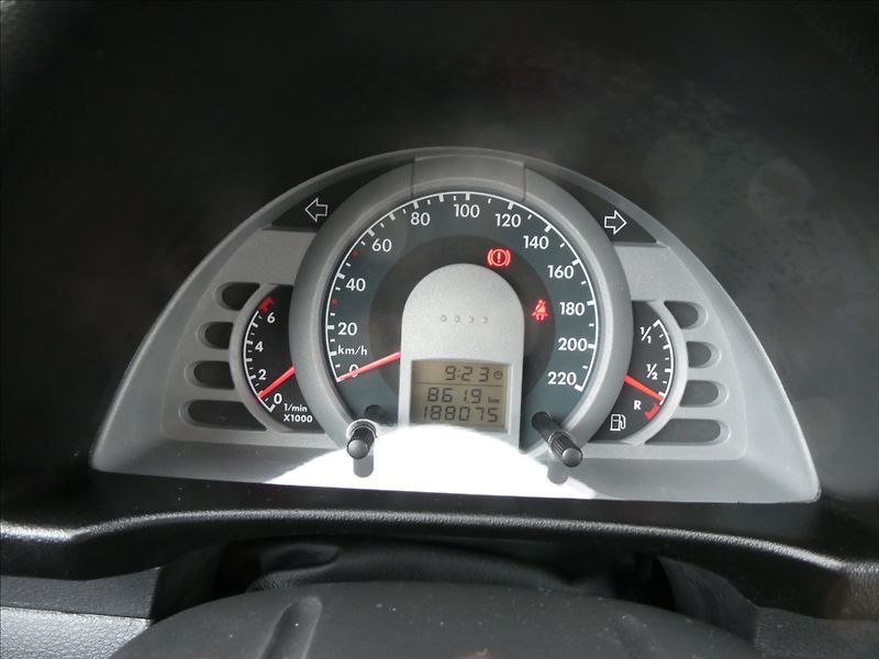 Volkswagen Fox 1,2 HTP 2 x kola - fotka 26 z 31