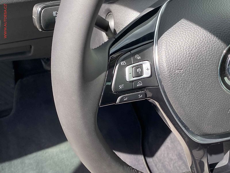 Volkswagen Passat (2017) 2.0TDi, 2.maj,ČR, Highline - fotka 14 z 18