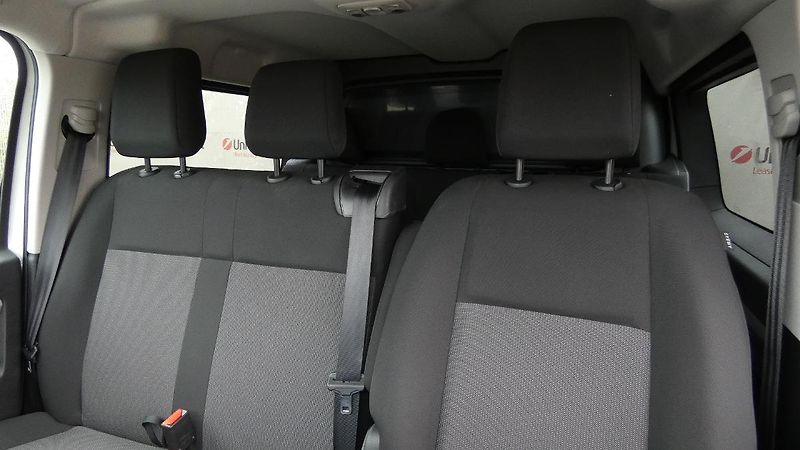 Toyota ProAce 2.0 D-4D 150k 1400kg L2 Crewca - fotka 7 z 23