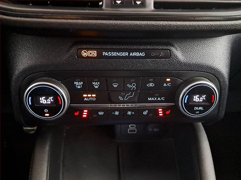 Ford Kuga (2023) ST-Line X 1.5 EcoBoost - fotka 17 z 23