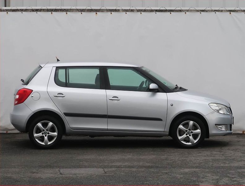 Škoda Fabia (2011) Ambition 1.2 TSI, Serv.kniha - fotka 6 z 18