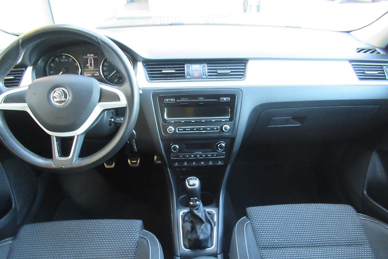 Škoda Rapid 1.2 TSi AUT. KLIMA TEMPOMAT - fotka 9 z 17