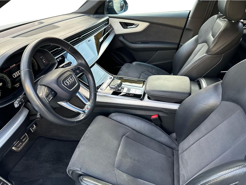 Audi Q8 55 TFSI Quattro - fotka 11 z 24