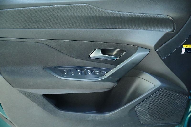 Peugeot 308 - fotka 12 z 24