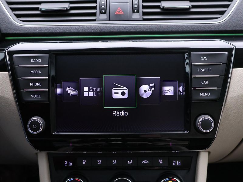 Škoda Superb 2,0 TSI 206kW DSG 4x4 CZ L&K - fotka 31 z 45