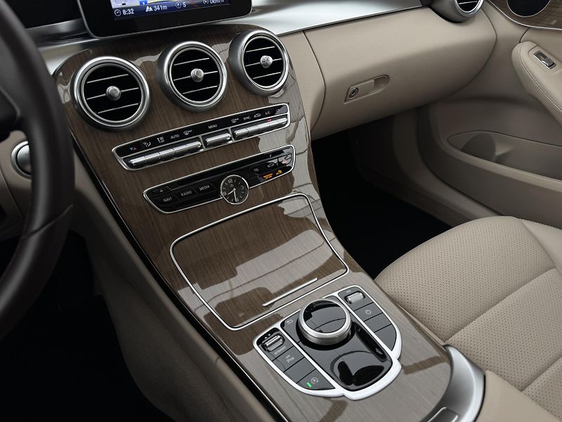 Mercedes-Benz Třídy C 250d*150kw*4x4*9-G*CZ*AMG* - fotka 23 z 45